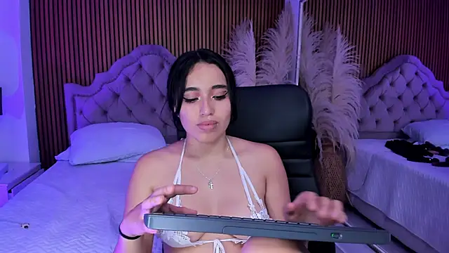 Starbutterflyy  online show from 2, 3, 2026