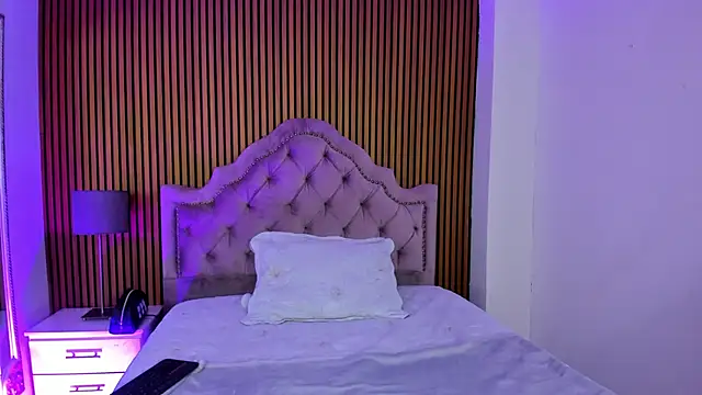 Starbutterflyy  online show from 14, 11, 2025