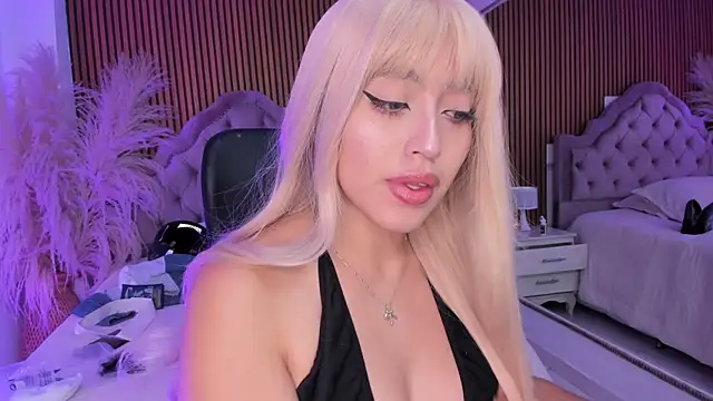 Starbutterflyy  online show from 18, 4, 2026