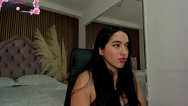 Starbutterflyy  online show from 7, 2, 2026