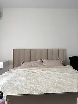 AmandaStoun online show from 15, 4, 2026