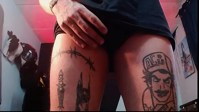 Snapshot of malek_xarx_ chatting on 8, 11, 2025 malek xarx online show from 8, 11, 2025