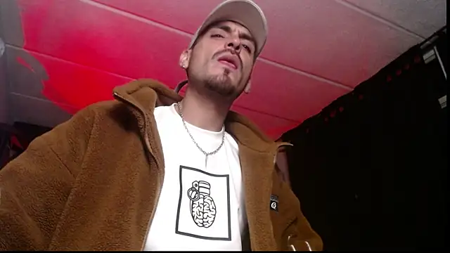 Snapshot of malek_xarx_ chatting on 23, 11, 2025 malek xarx online show from 23, 11, 2025