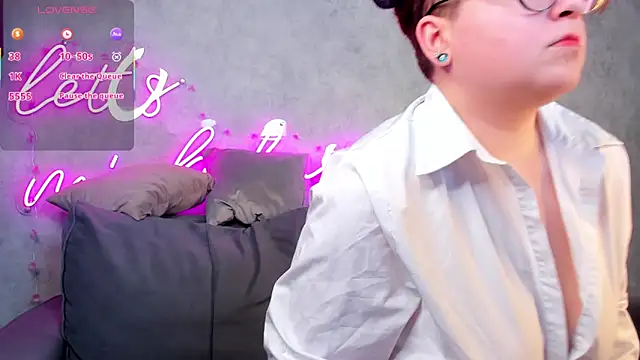 Michelle Wilsson online show from 2, 11, 2025