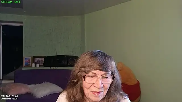 Betty Brick online show from 12, 7, 2026