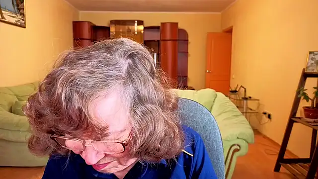 Betty Brick online show from 2, 12, 2025