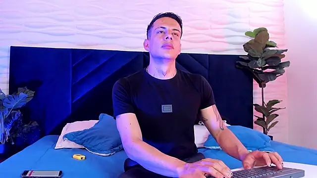 Dustin Sonne online show from 4, 12, 2025