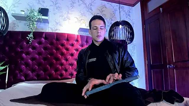 Snapshot of Dustin_Sonne chatting on 21, 11, 2025 Dustin Sonne online show from 21, 11, 2025