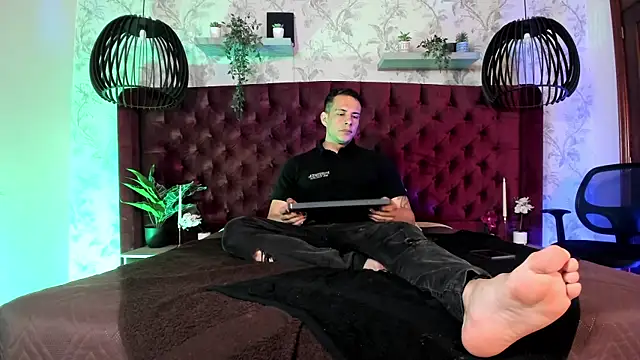 Dustin Sonne online show from 5, 4, 2026