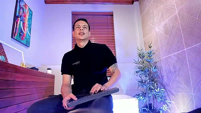 Snapshot of Dustin_Sonne chatting on 11, 10, 2025 Dustin Sonne online show from 11, 10, 2025