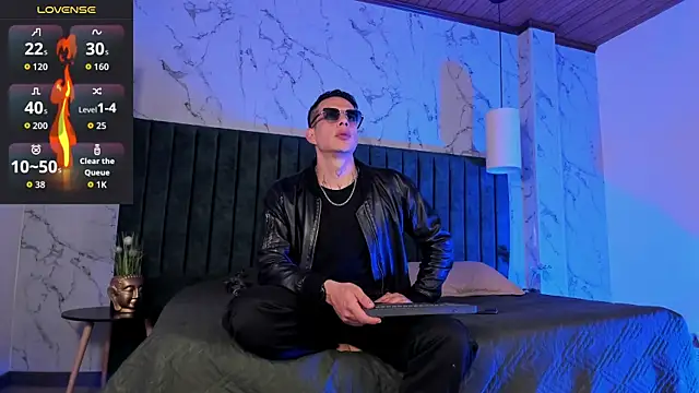 Snapshot of Dustin_Sonne chatting on 4, 11, 2025 Dustin Sonne online show from 4, 11, 2025