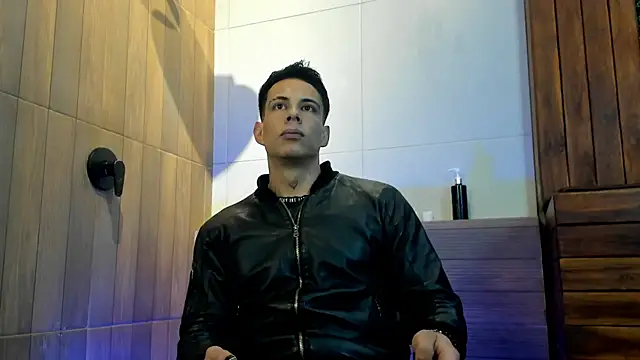 Snapshot of Dustin_Sonne chatting on 7, 7, 2026 Dustin Sonne online show from 7, 7, 2026
