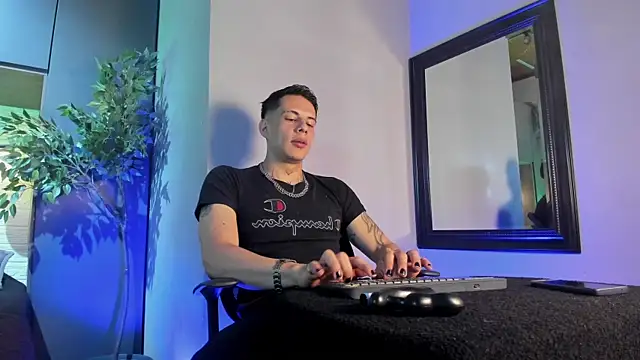 Snapshot of Dustin_Sonne chatting on 2, 7, 2026 Dustin Sonne online show from 2, 7, 2026