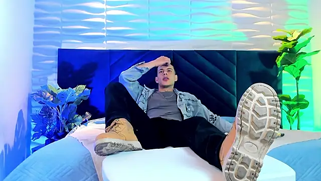 Dustin Sonne online show from 20, 4, 2026