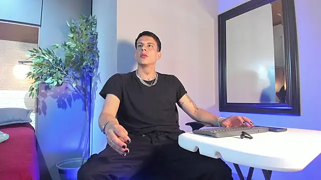 Snapshot of Dustin_Sonne chatting on 30, 6, 2026 Dustin Sonne online show from 30, 6, 2026