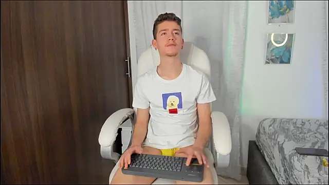 ThiagooJames online show from 4, 10, 2025
