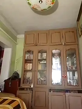 Rose60301 online show from 4, 12, 2025