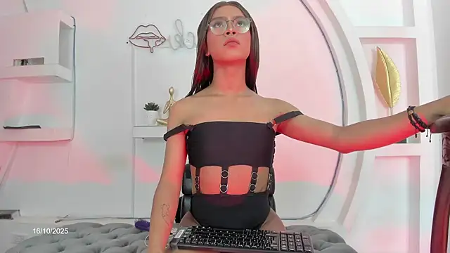 Vicky Hottman online show from 18, 10, 2025