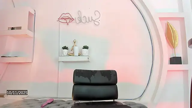 Vicky Hottman online show from 11, 11, 2025