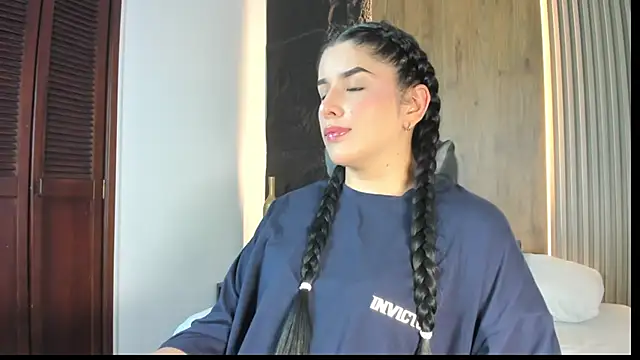 evelin lopezz online show from 5, 3, 2026