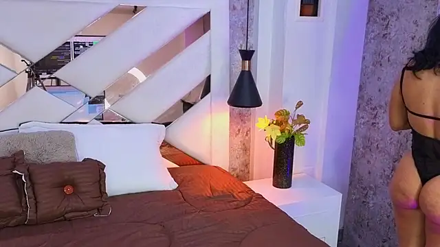 Saara evans  online show from 23, 9, 2025