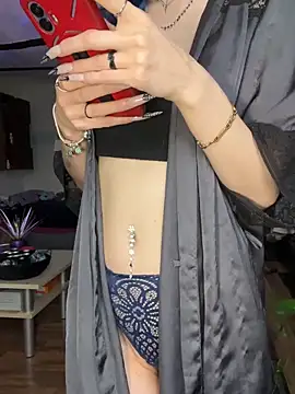 Snapshot of Seductively4_20 chatting on 6, 10, 2025 Seductively4 20 online show from 6, 10, 2025