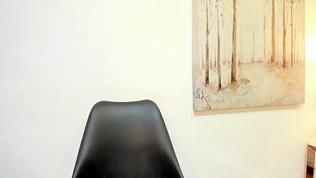 Snapshot of DanniaKross chatting on 14, 10, 2025 DanniaKross online show from 14, 10, 2025