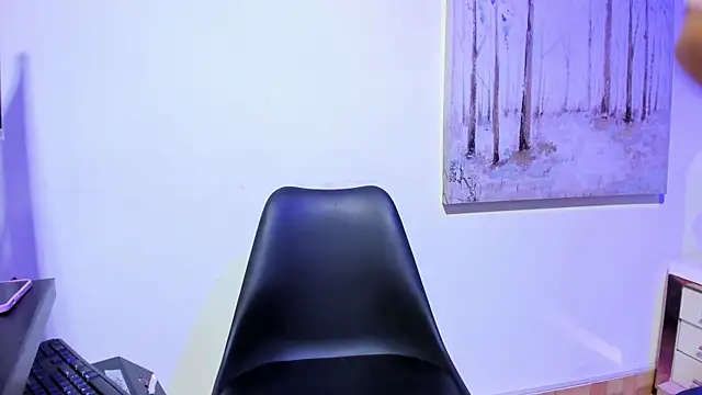 Snapshot of DanniaKross chatting on 20, 10, 2025 DanniaKross online show from 20, 10, 2025