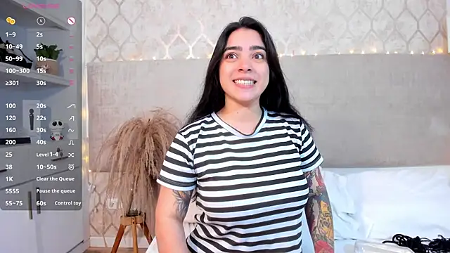 Snapshot of KamilaBetancourt chatting on 30, 10, 2025 KamilaBetancourt online show from 30, 10, 2025