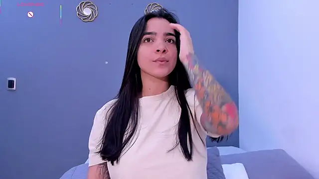 Snapshot of KamilaBetancourt chatting on 8, 7, 2026 KamilaBetancourt online show from 8, 7, 2026