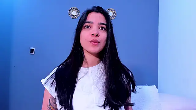 Snapshot of KamilaBetancourt chatting on 4, 7, 2026 KamilaBetancourt online show from 4, 7, 2026