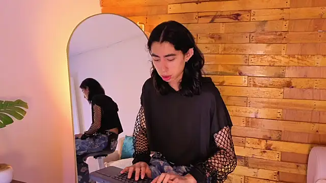 Snapshot of ryo_light chatting on 15, 6, 2026 ryo light online show from 15, 6, 2026