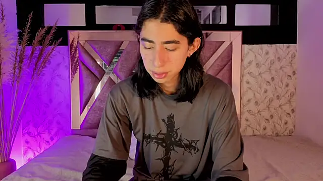 Snapshot of ryo_light chatting on 19, 5, 2026 ryo light online show from 19, 5, 2026