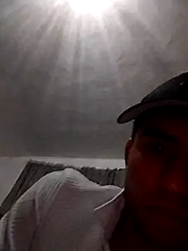 Snapshot of RSantilMorgt chatting on 5, 4, 2026 RSantilMorgt online show from 5, 4, 2026