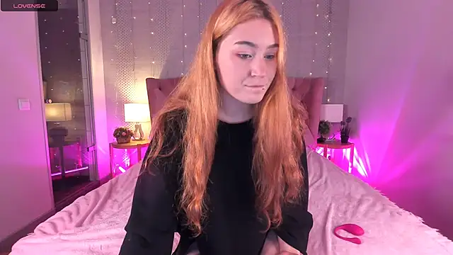 Lili Luuu online show from 30, 11, 2025