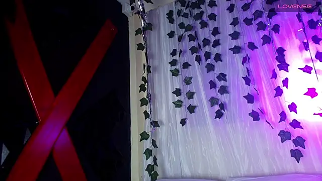 Snapshot of ivonne_diaz1 chatting on 25, 11, 2025 ivonne diaz1 online show from 25, 11, 2025