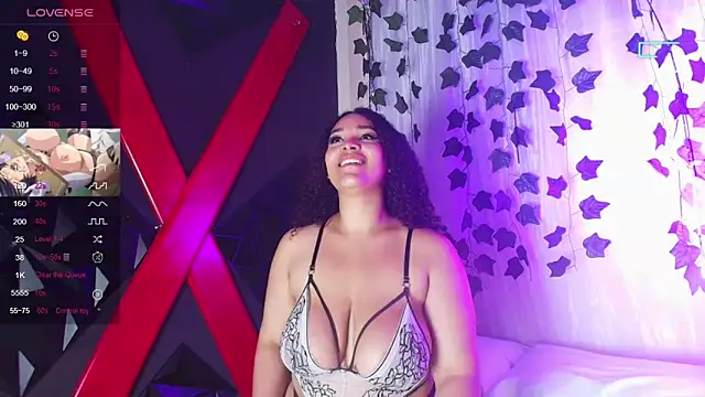 Snapshot of ivonne_diaz1 chatting on 5, 11, 2025 ivonne diaz1 online show from 5, 11, 2025