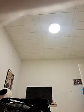 Samantha hotly online show from 4, 4, 2026