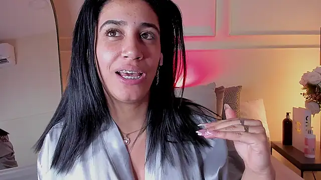 Samantha hotly online show from 13, 4, 2026