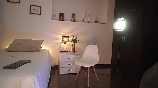 ximena cortez 03 online show from 13, 3, 2026