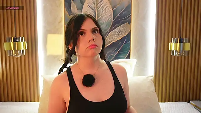 Snapshot of issa_baby2 chatting on 11, 11, 2025 issa baby2 online show from 11, 11, 2025