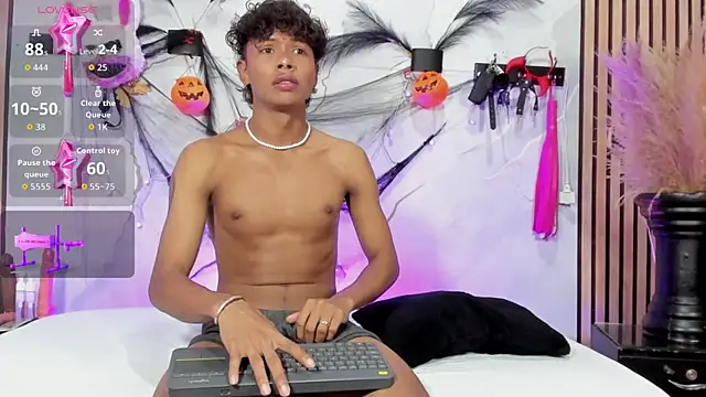 MilthonDelis online show from 31, 10, 2025