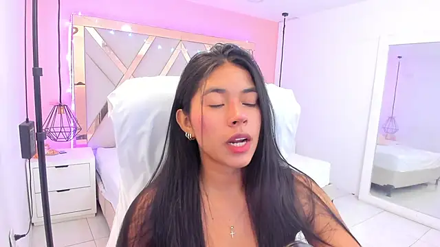Snapshot of samantaa_shy chatting on 30, 4, 2026 samantaa shy online show from 30, 4, 2026