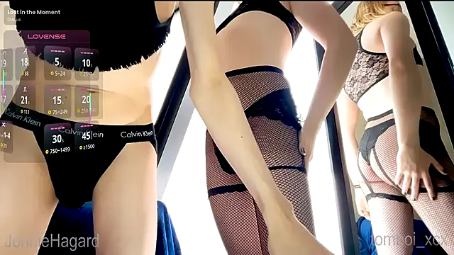 Snapshot of tomboi_xcx chatting on 27, 10, 2025 tomboi xcx online show from 27, 10, 2025