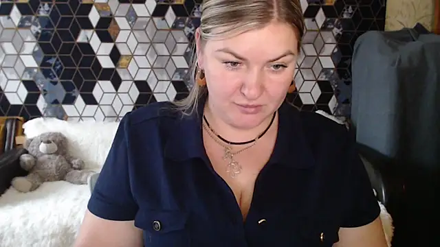 NikaSkylink online show from 16, 2, 2026