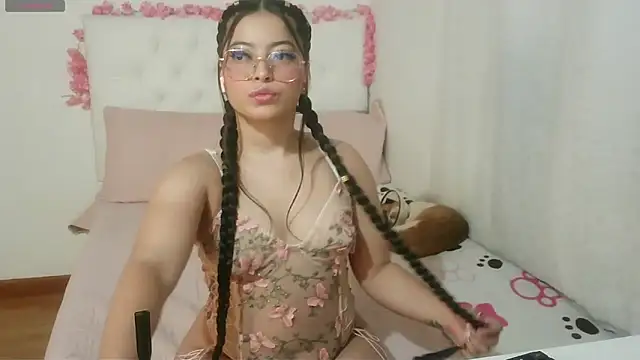 AbrilVelastegui7 online show from 17, 11, 2025