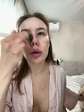 Ashley Roys online show from 7, 3, 2026