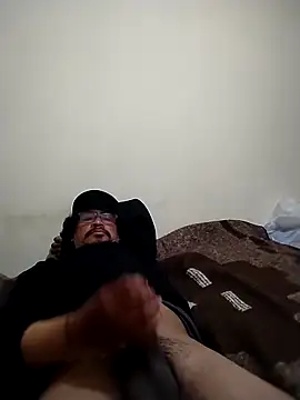 Snapshot of Satantin chatting on 2, 11, 2025 Satantin online show from 2, 11, 2025