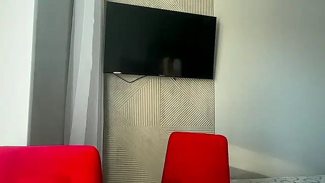 Snapshot of LuxXAngel chatting on 29, 4, 2026 LuxXAngel online show from 29, 4, 2026