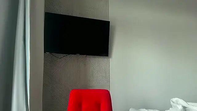 Snapshot of LuxXAngel chatting on 26, 5, 2026 LuxXAngel online show from 26, 5, 2026